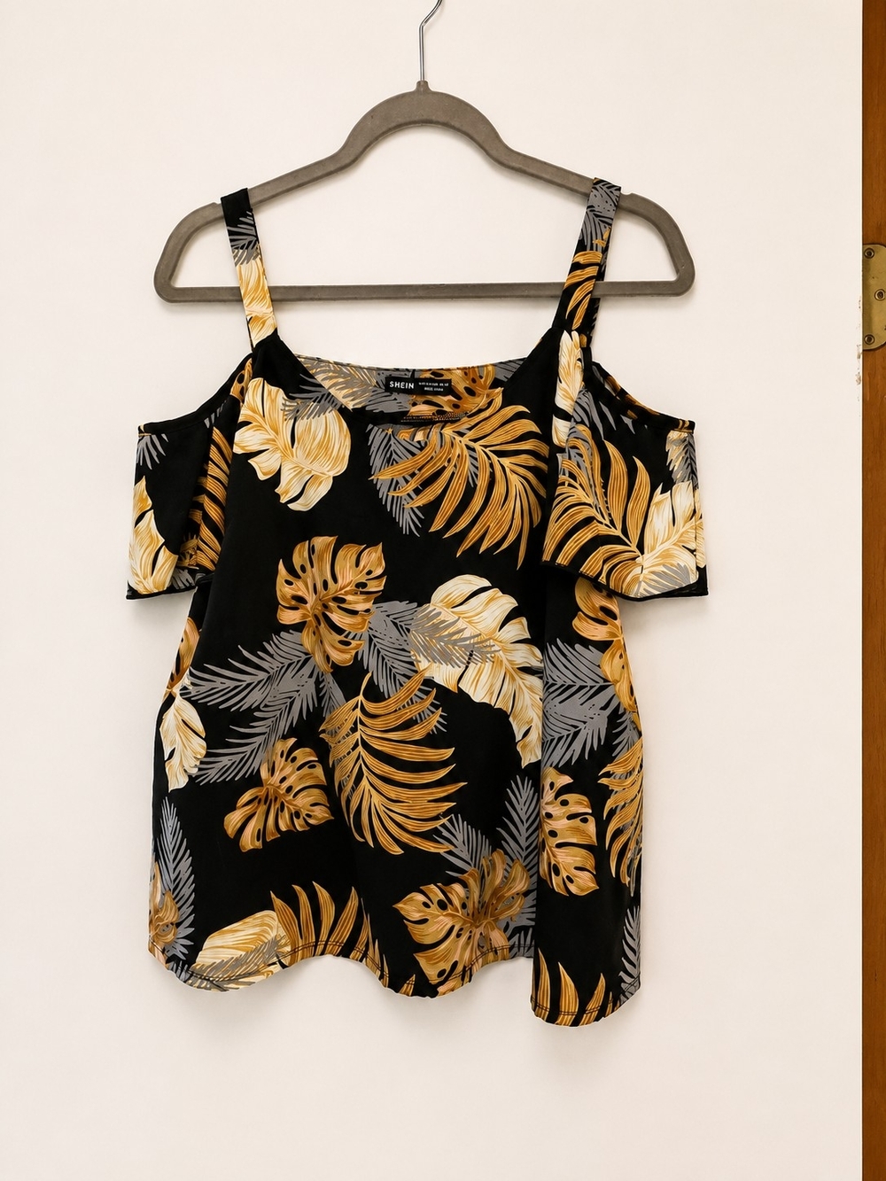 SHEIN Black Tropical Cold-Shoulder Camisole with Gold Leaf Print